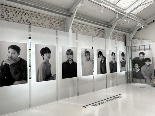 흑백 화보 속 BTS 멤버들 