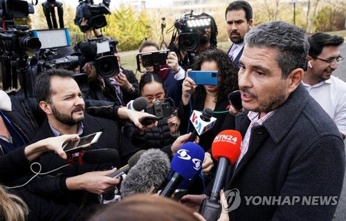 니카라과서 추방돼 미국에 도착한 차모로 박사 