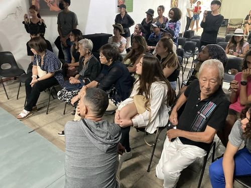 '그의 집이 있다' 공연 관람 온 한인 후손과 현지인들