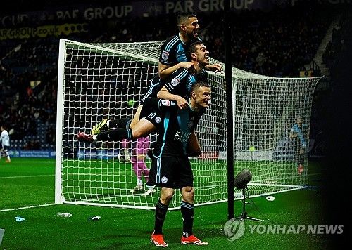 골세리머니를 펼치는 레스터시티의 제이미 바디