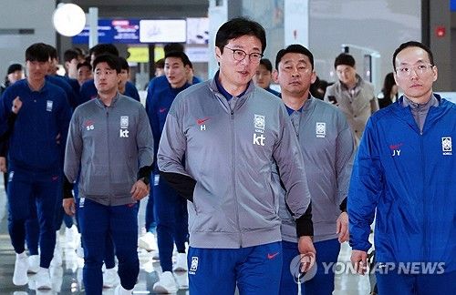 출국하는 황선홍호