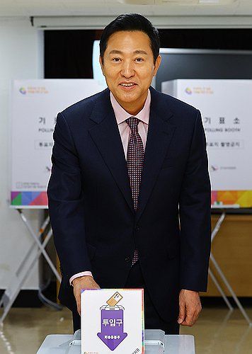 사전투표 하는 오세훈 서울시장