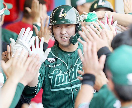 통산 469호 홈런을 만루홈런으로 장식한 최정