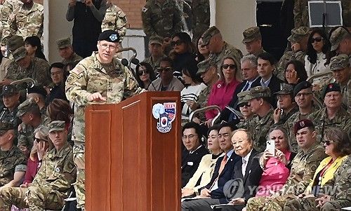 취임사 하는 크리스토퍼 라니브 신임 미8군사령관