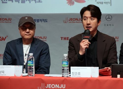 영화제 성과 소개하는 정준호 공동집행위원장