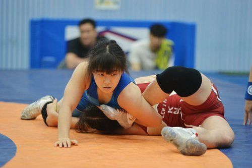 여자 레슬링 간판 천미란(왼쪽)