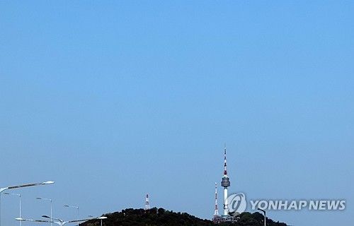 구름 한 점 없이 맑은 하늘