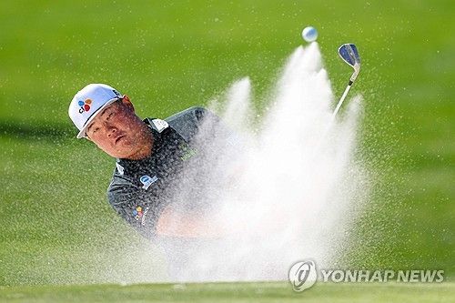 임성재의 벙커샷 모습