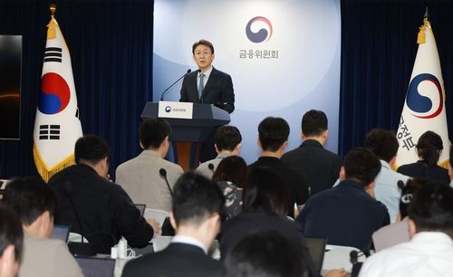 브리핑하는 권대영 사무처장