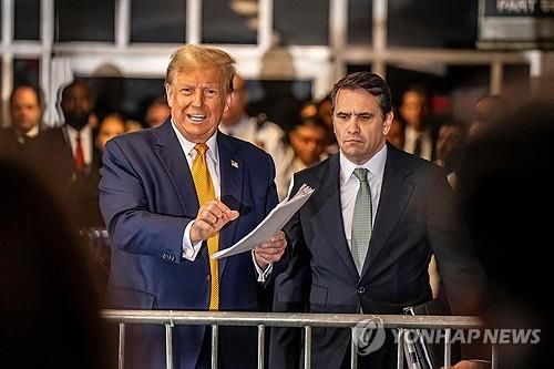 법정 출석하는 트럼프 전 대통령