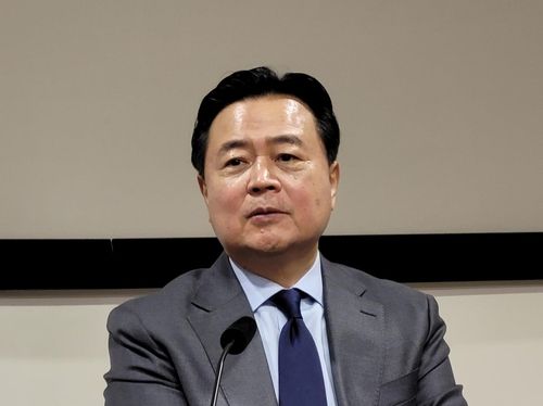 특파원단 간담회에서 발언하는 조현동 주미대사