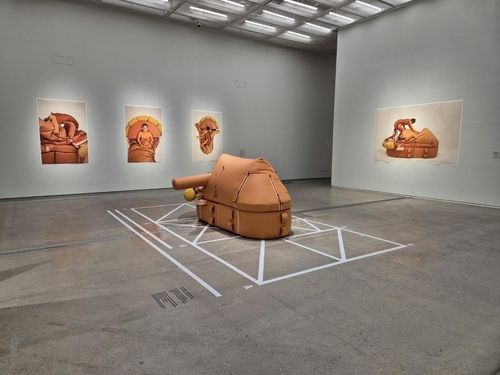 루시 맥레이의 '고독한 생존보트'