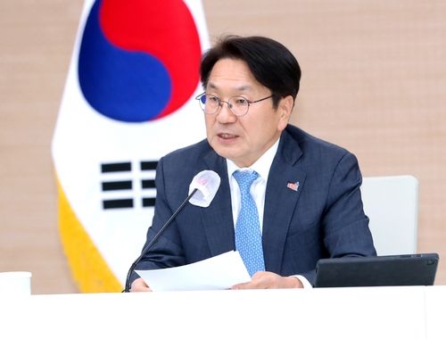 간부회의에서 발언하는 강기정 광주시장