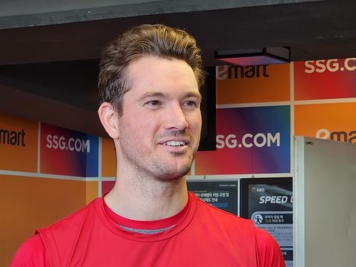 연합뉴스와 인터뷰하는 드루 앤더슨