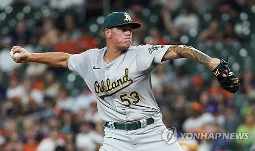 브룩스, 5년 만의 MLB 선발 복귀전서 호투