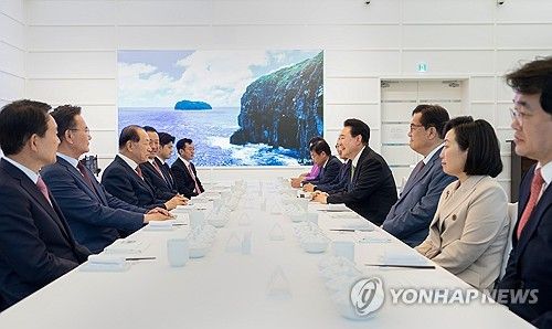 윤석열 대통령, 국민의힘 비상대책위와 만찬