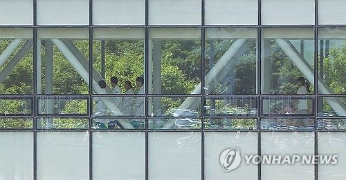 '의대증원 기각' 교수와 전공의 의견은