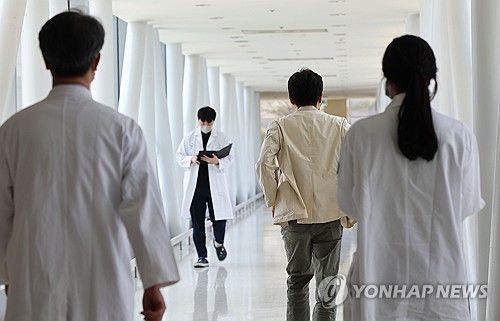 '의대증원 기각' 교수와 전공의 의견은