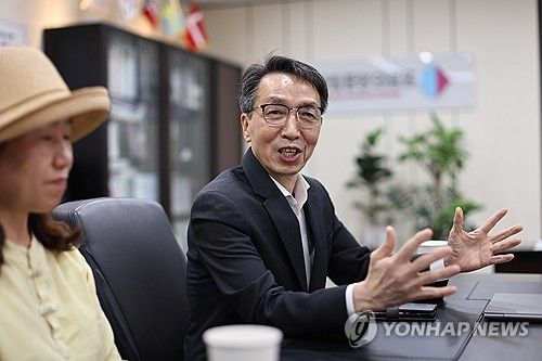 발언하는 김성주 대표