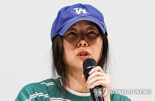 발언하는 민희진 대표