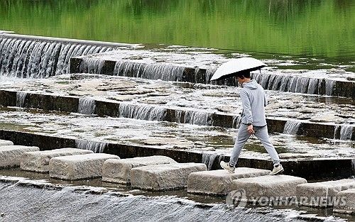 비 내리는 광주천