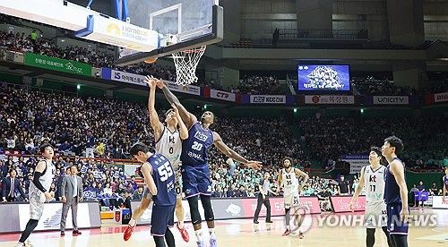 사직체육관 가득 들어찬 관중