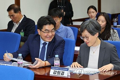 대화하는 방재승-강희경