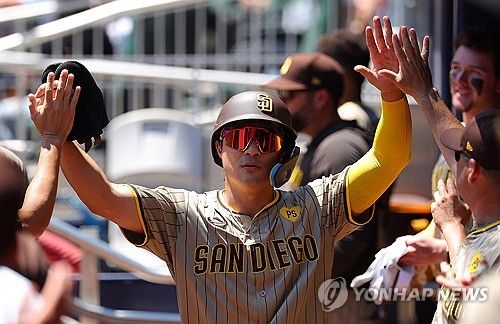 8회초 득점한 김하성