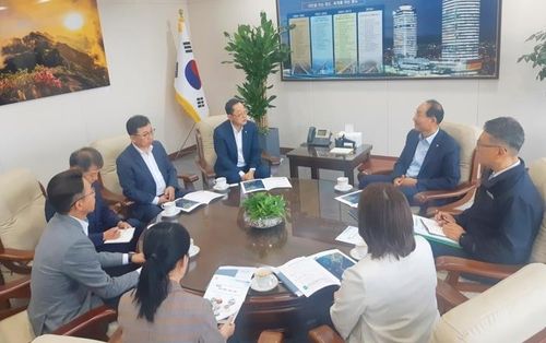 중앙부처 찾은 명현관 해남군수