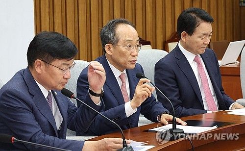 원내대책회의서 발언하는 추경호 원내대표