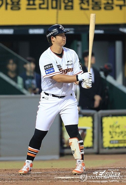 '덥다 더워' 반바지 유니폼 입은 노시환