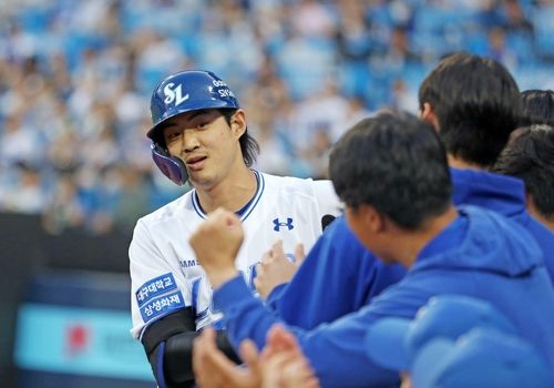 선제 득점의 물꼬를 튼 3루타에 3회 솔로 홈런을 날린 구자욱