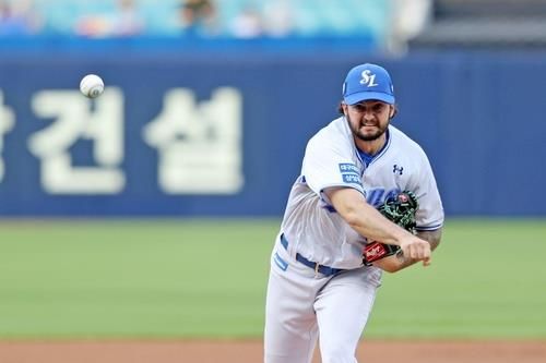 삼성 선발 투수 코너의 역투