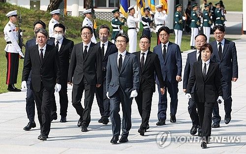 현충원 찾은 오동운 신임 공수처장