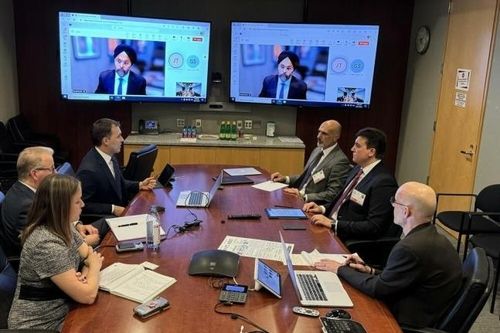 미국 SEC 방문한 밀로비치 몬테네그로 법무부 장관(오른쪽 가운데)