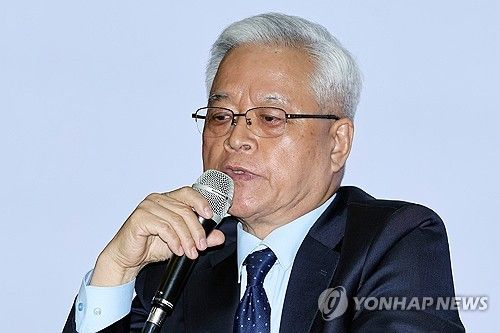 발언하는 송선태 조사위 위원장