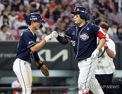 양의지, 9회에 동점 투런홈런