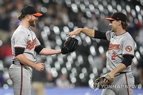 심판의 수비 방해 끝내기 판정으로 승리한 MLB 볼티모어 