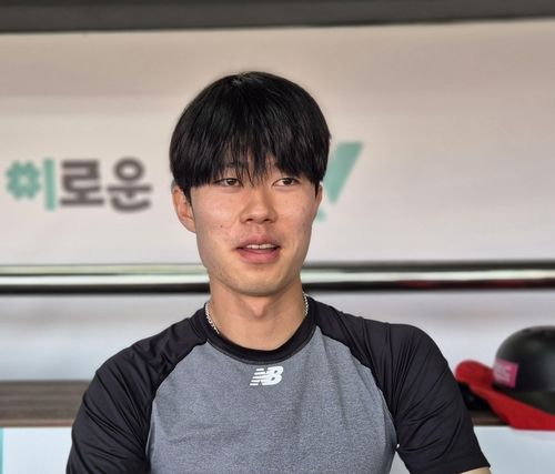 인터뷰하는 원상현