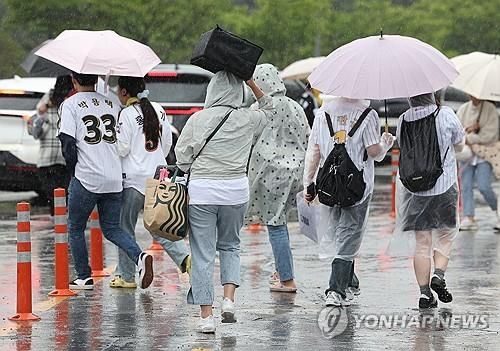 비 내리는 거리