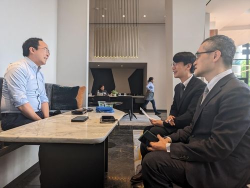 연합뉴스와 인터뷰하는 앤디 김