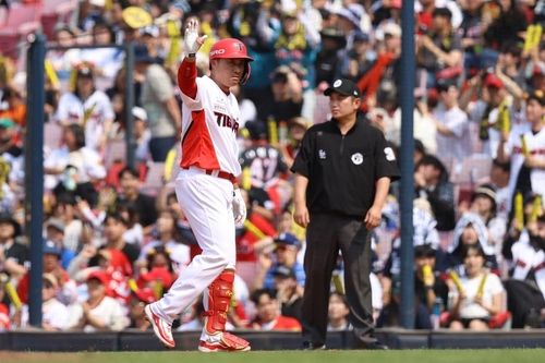 적시타 친 김태군