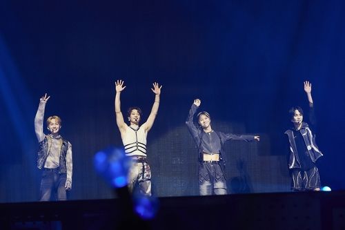 샤이니 단독 콘서트 '샤이니 월드 Ⅳ 퍼펙트 일루미네이션 : 샤이니스 백'