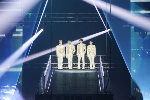 샤이니 단독 콘서트 '샤이니 월드 Ⅳ 퍼펙트 일루미네이션 : 샤이니스 백'
