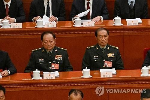 '중국군 서열 2·3위' 장유샤·허웨이둥 중앙군사위 부주석(왼쪽부터)