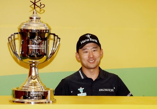 우승 후 인터뷰하는 한승수