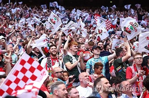 사우샘프턴의 1부 승격을 축하하는 서포터스들