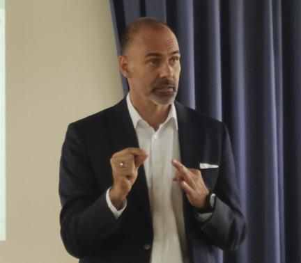 홀심의 베르톨트 크렌 최고경영자