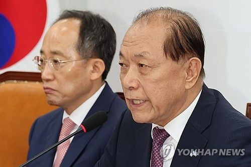 발언하는 황우여 비대위원장