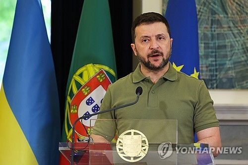 28일(현지시간) 볼로디미르 젤렌스키 우크라이나 대통령이 포르투갈을 방문한 모습.